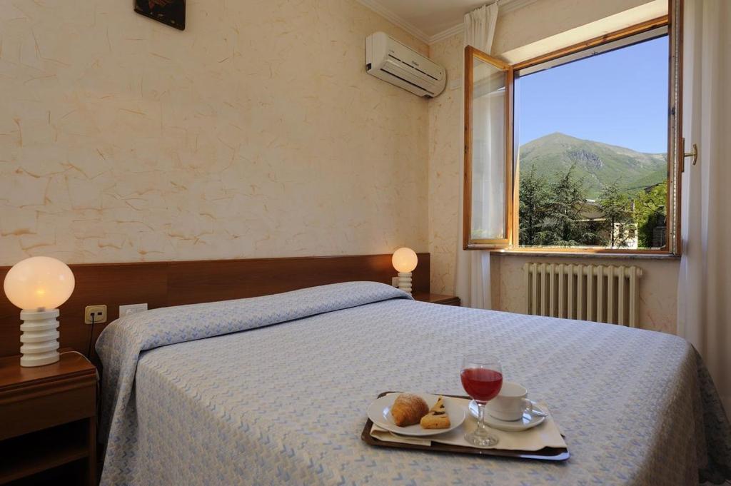 Hotel Europa Норча Номер фото